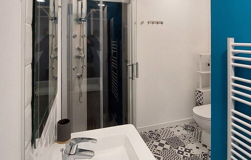 2 bedroom amazing apartment in Vayres