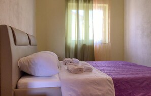 3 bedrooms, iron/ironing board, free WiFi