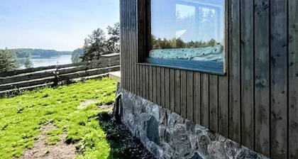 Cozy home in Bozepole Królewskie with lake view