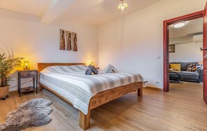 Bügeleisen/Bügelbrett, Reisekinderbett, kostenloses WLAN