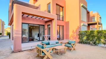 Vila Basic | Teras/patio