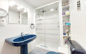 シャワー、ヘアドライヤー