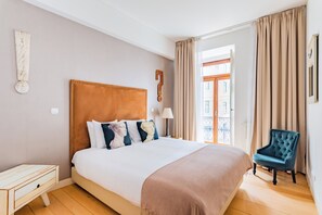 Family Apartment, 3 Bedrooms, Non Smoking, Balcony | 3 bedrooms, individually furnished, iron/ironing board, free WiFi - Chiado Mercy I (Lisbon)