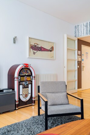 Family Apartment, 3 Bedrooms, Non Smoking, Balcony | Living room