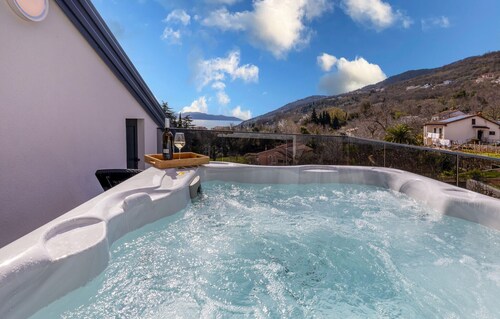 Amazing home in Lovran with sauna