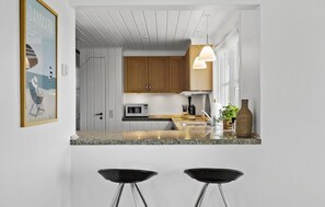 Frigorífic, forn, placa de cuina i rentaplats 