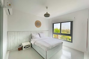 Basic Apartment | 3 bedrooms, laptop workspace, iron/ironing board, bed sheets