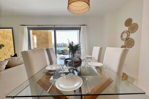 Basic Apartment | Dining