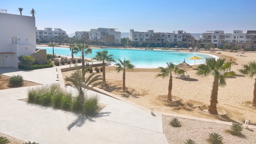 Xuru Stays I Charming & Beautifully Styled 3bdr @ Swan Lake Gouna