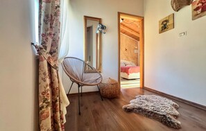 Iron/ironing board, travel crib, free WiFi