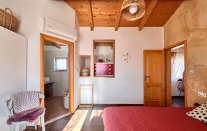2 bedrooms, iron/ironing board, travel crib, free WiFi
