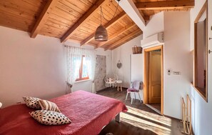 2 Schlafzimmer, Bügeleisen/Bügelbrett, Reisekinderbett, kostenloses WLAN