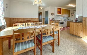 Dining - Amazing home in Mjöbäck (Mjöbäck)