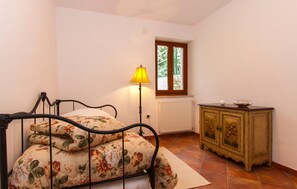 5 bedrooms, travel crib, free WiFi