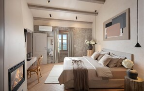 4 bedrooms, iron/ironing board, travel cot, free WiFi