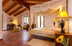 4 soverom, reiseseng for barn, wi-fi (inkludert) og sengetøy