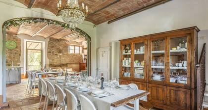 Amazing home in Castiglione d'Orcia