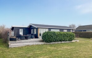 Exterior - Nice home in Karrebæksminde with WiFi (Karrebæksminde)