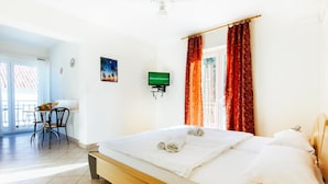 WiFi (free) - Amazing apartment in Jezera with WiFi (Jezera)