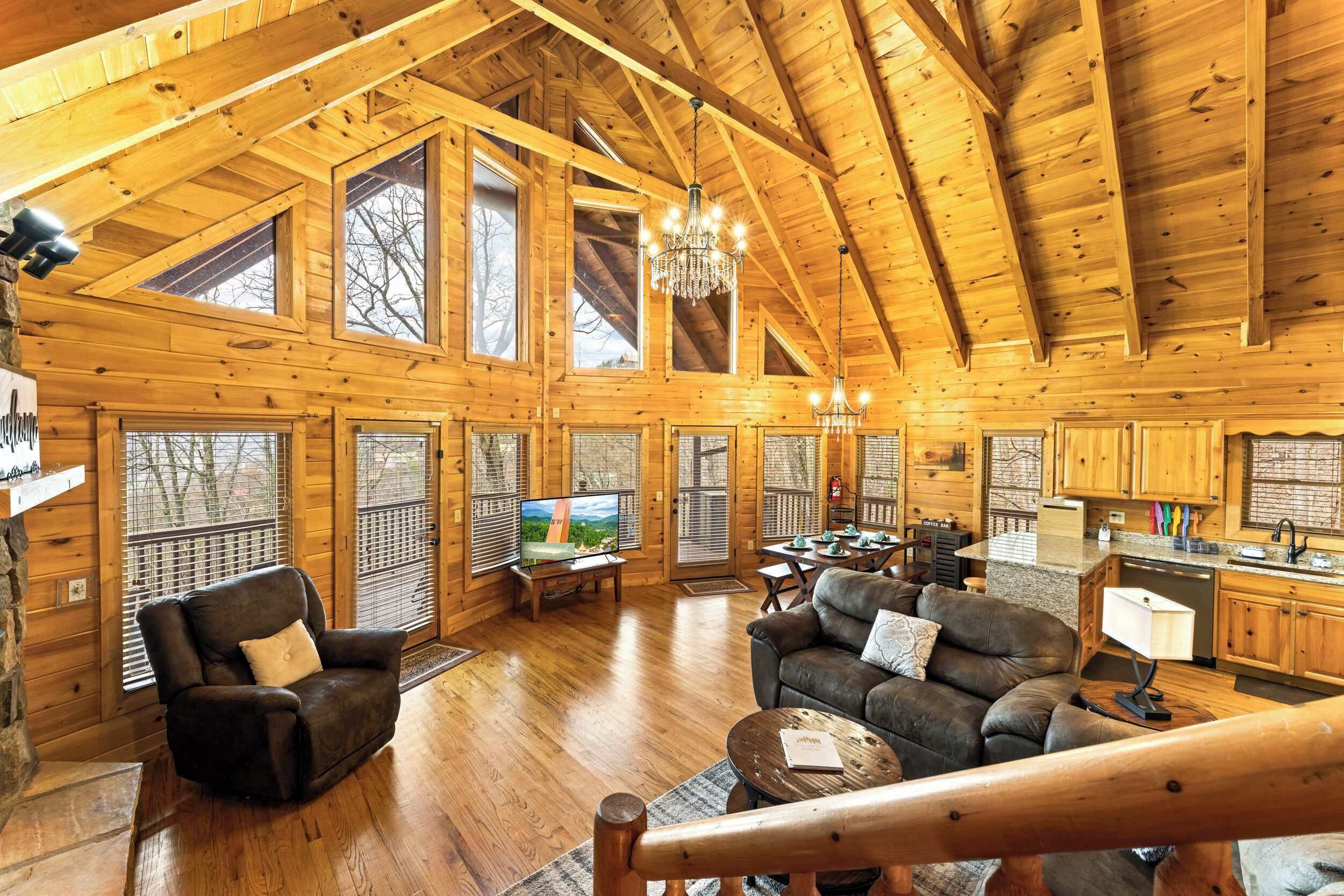 Televisión, chimenea, videojuegos y oficina 