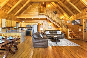 Fernseher, Kamin, Videospiele, Arbeitsbereiche