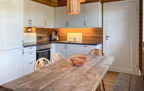 2 bedroom cozy apartment in Stranda