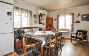 Dining - Nice home in årjäng with WiFi (Årjäng)