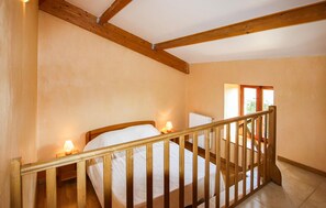 2 slaapkamers, een strijkplank/strijkijzer, reisbedje, gratis wifi