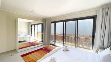 Vila Basic | 3 kamar tidur, ruang kerja ramah laptop, dan setrika/meja setrika