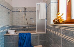 Shower, hair dryer - Gorgeous home in Labin (Labin)