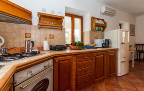 Kühlschrank, Herdplatte, Geschirrspüler