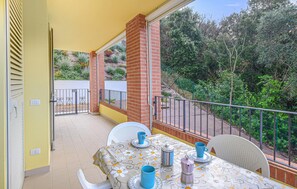 Outdoor dining - Awesome apartment in Scarlino with WiFi (Scarlino)