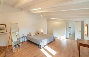 5 Schlafzimmer, Reisekinderbett, kostenloses WLAN, Bettwäsche