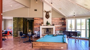 Game room - Stunning home in Hok with WiFi (Hok)