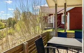 Outdoor dining - Stunning home in Hok with WiFi (Hok)