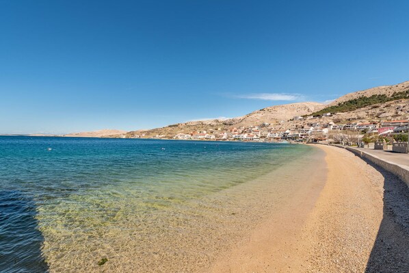 Beach - 2 bedroom nice apartment in Metajna (Metajna)