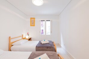 2 多间卧室、熨斗/熨衣板、WiFi、床单