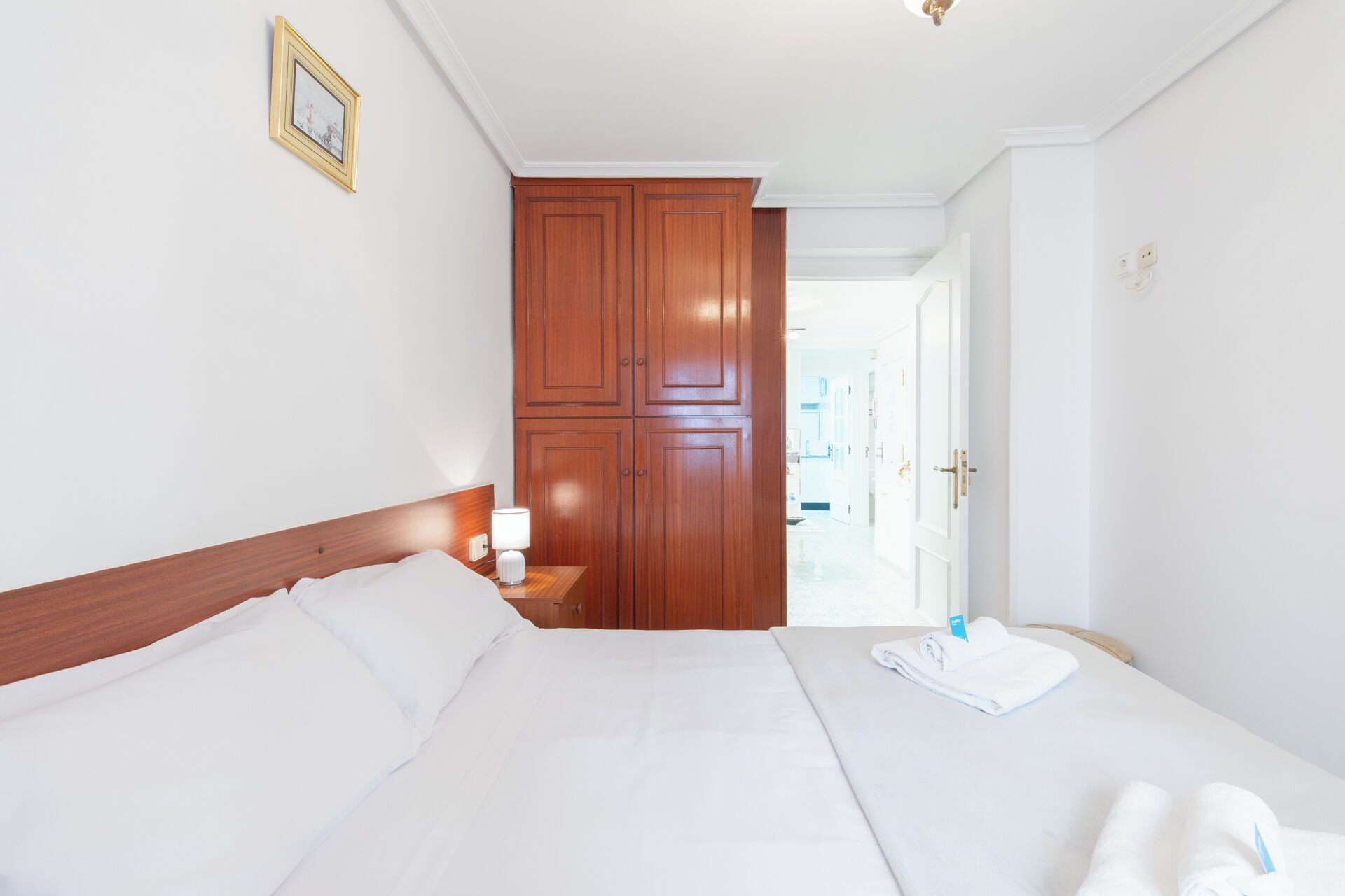 2 slaapkamers, een strijkplank/strijkijzer, wifi, beddengoed