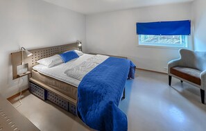2 bedrooms, travel cot, free WiFi