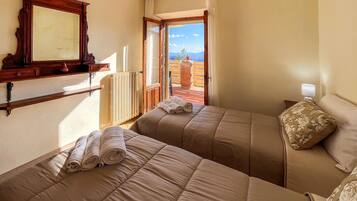 4 Schlafzimmer, Bügeleisen/Bügelbrett, Reisekinderbett, kostenloses WLAN