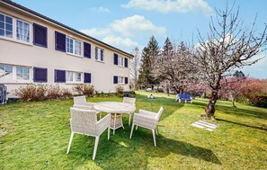 Outdoor dining - 1 bedroom amazing apartment in Treignac (Treignac)