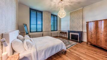 3 slaapkamers, een strijkplank/strijkijzer, reisbedje, gratis wifi