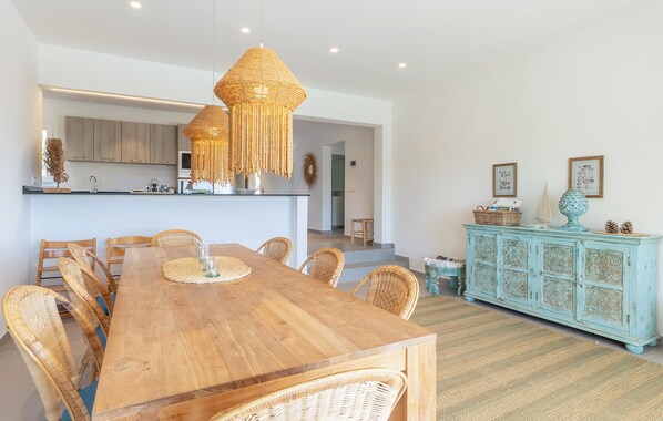 Dining - Amazing home in Cala Santanyi (Cala Santanyi)