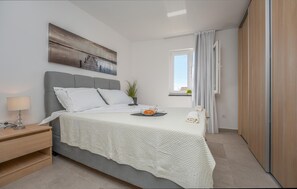 6 bedrooms, iron/ironing board, travel crib, free WiFi