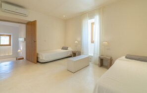 3 Schlafzimmer, Reisekinderbett, kostenloses WLAN