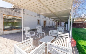 Outdoor dining - Awesome home in Selva (Selva)