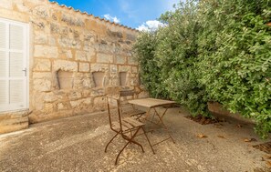 Outdoor dining - Awesome home in Selva (Selva)