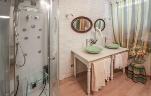Douche, sĂšche-cheveux