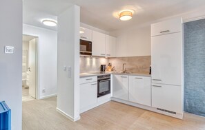 Kühlschrank, Herdplatte, Geschirrspüler