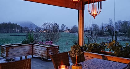 Nice home in Stårheim with WiFi